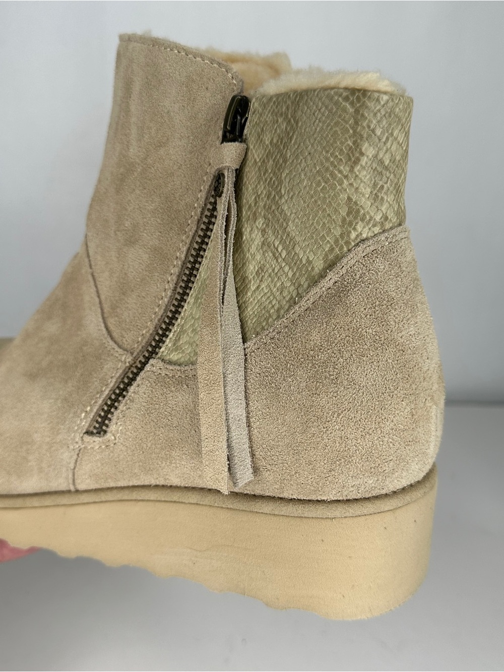 BearPaw NWT Megan Tan Suede Short Zip Winter Boots Wedge - Picture 5 of 10